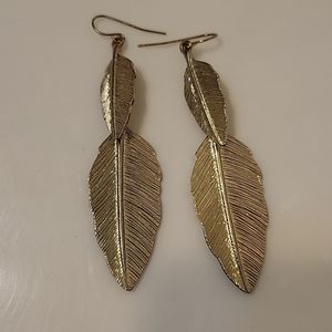 Leaf earrings ✨